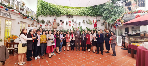Austausch mit Alumni der Besucherprogramme des Auswärtigen Amtes in Hanoi